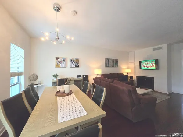 $1,900 | 7707 Broadway, Unit 24A, San Antonio, TX 78209