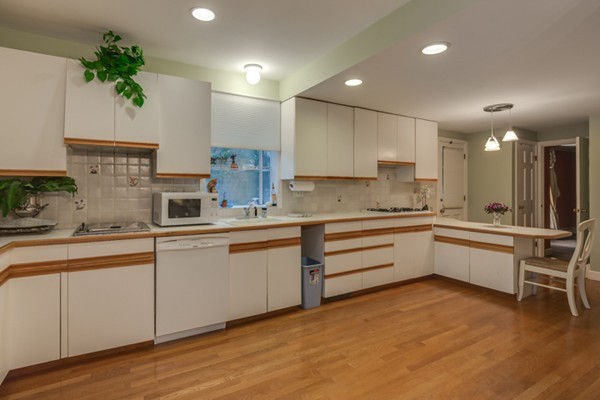 14 Townsend Road Lynnfield, MA 01940 - Photo 11 of 29 Gallery Image 11