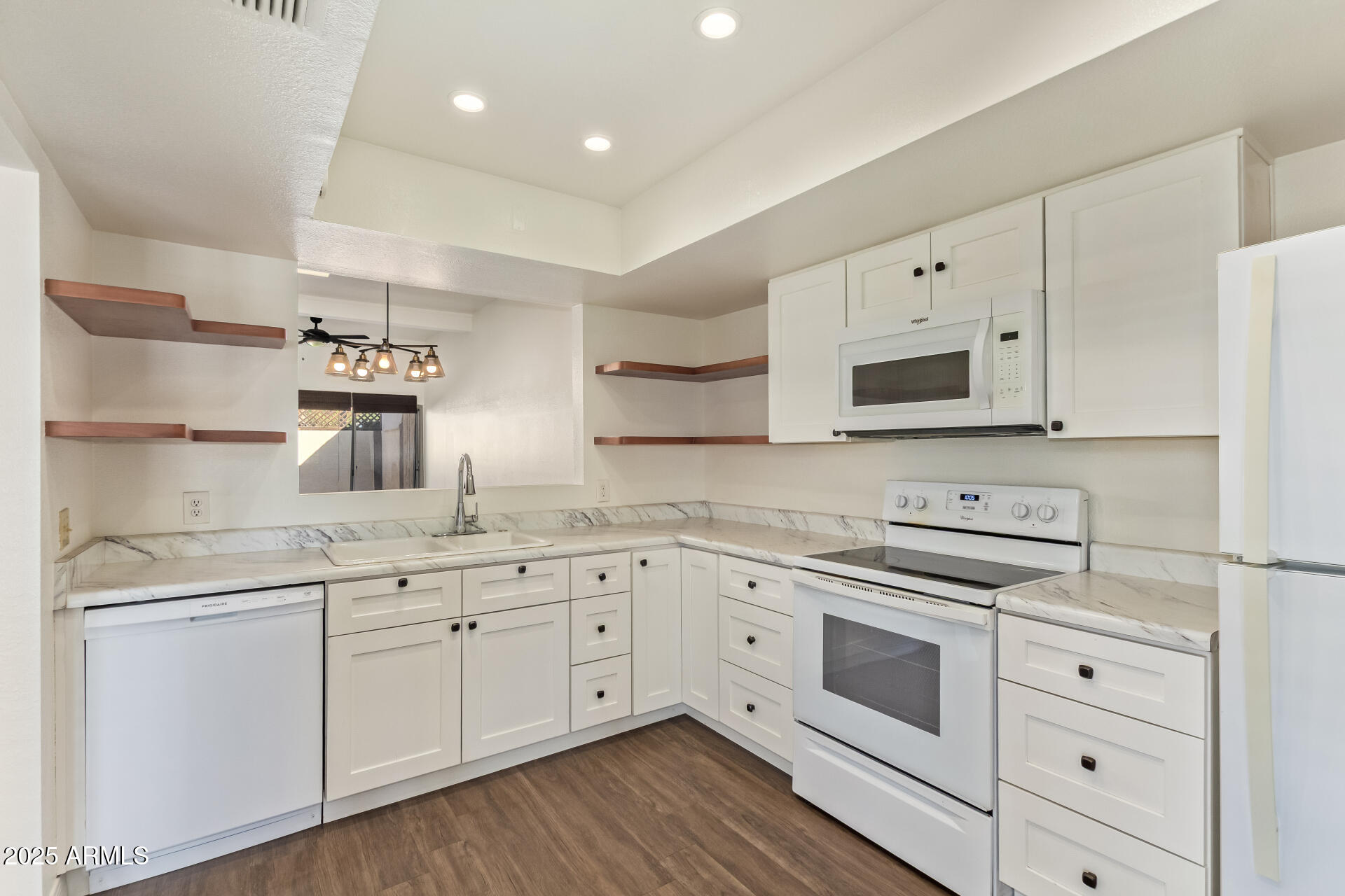 1274 East Ave Hermosa Phoenix, AZ 85014 - Photo 12 of 35 IMG_1747