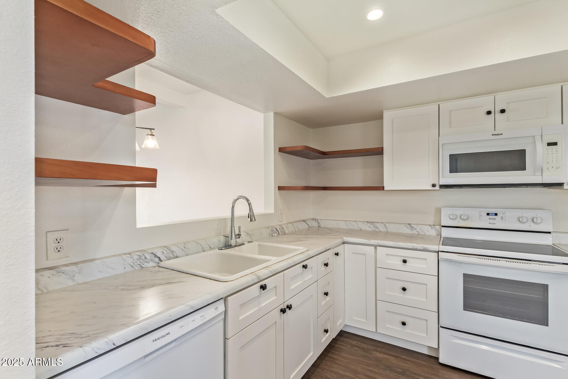 1274 East Ave Hermosa Phoenix, AZ 85014 - Photo 13 of 35 IMG_1749