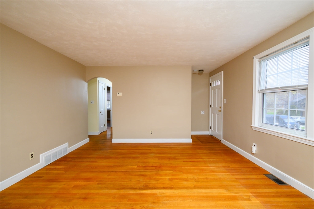 113 Ledgewood Road Dedham, MA 02026 - Photo 8 of 36 Gallery Image 8