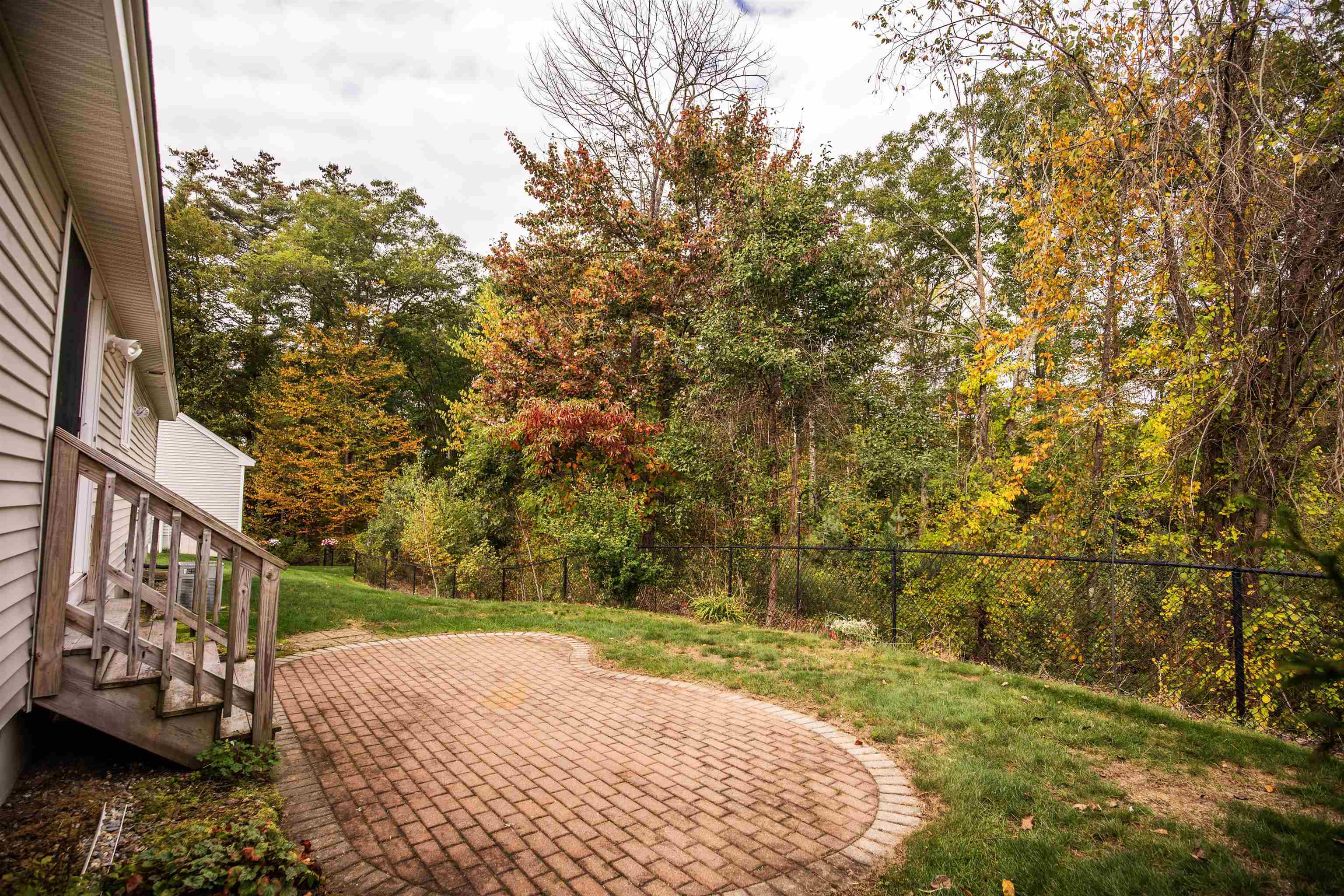 2 Hickory Court Hooksett, NH 03106 - Photo 20 of 27