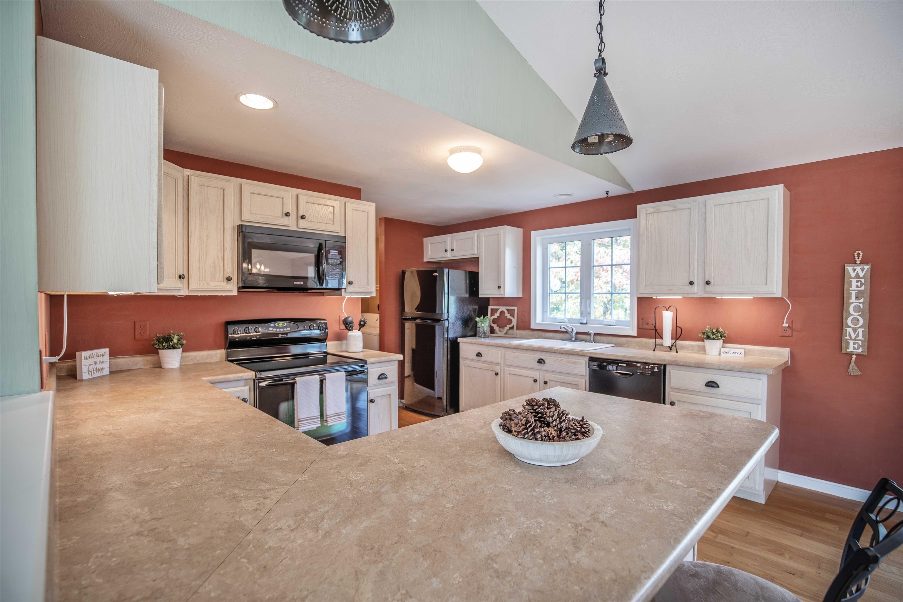 2 Hickory Court Hooksett, NH 03106 - Photo 24 of 27