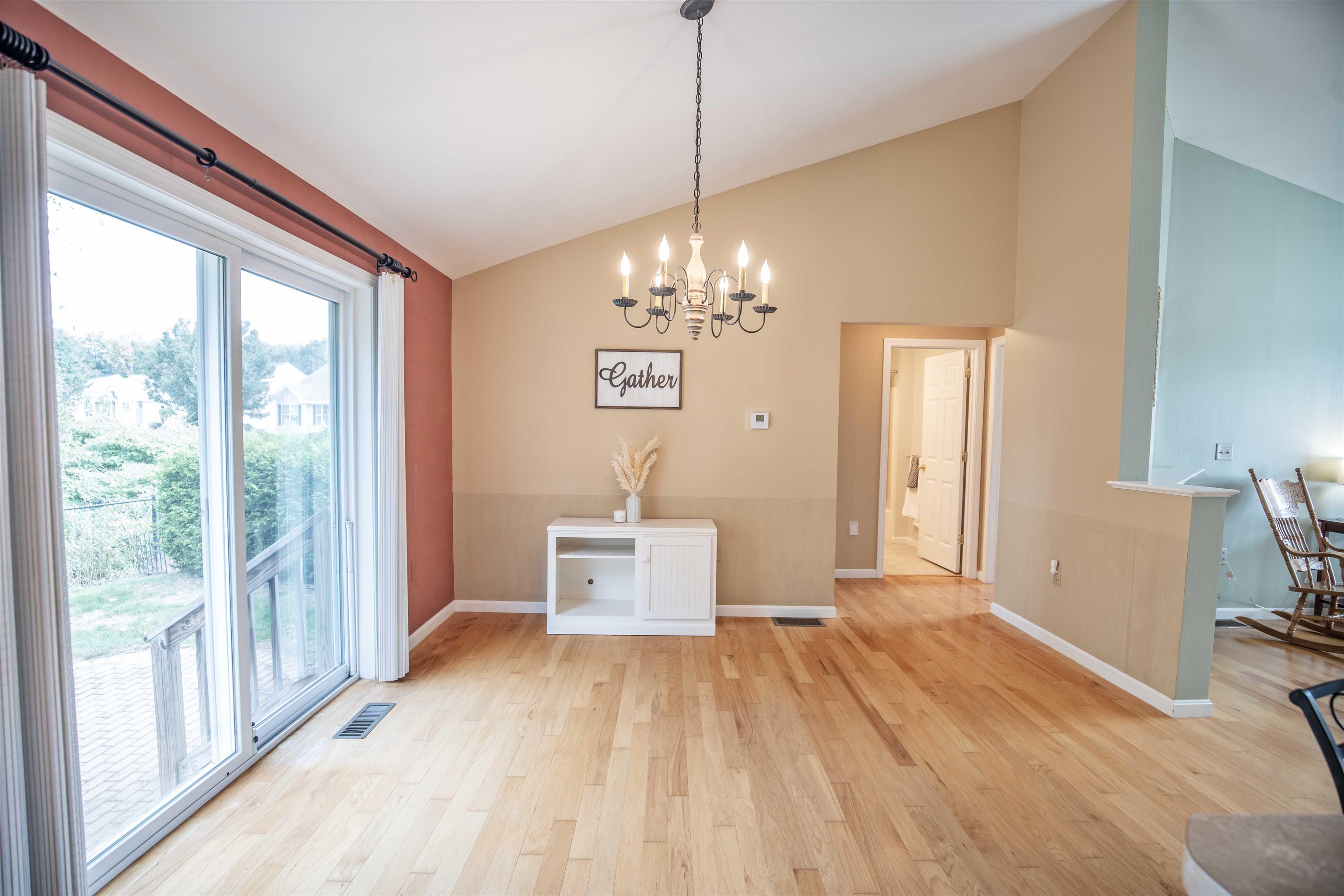 2 Hickory Court Hooksett, NH 03106 - Photo 4 of 27