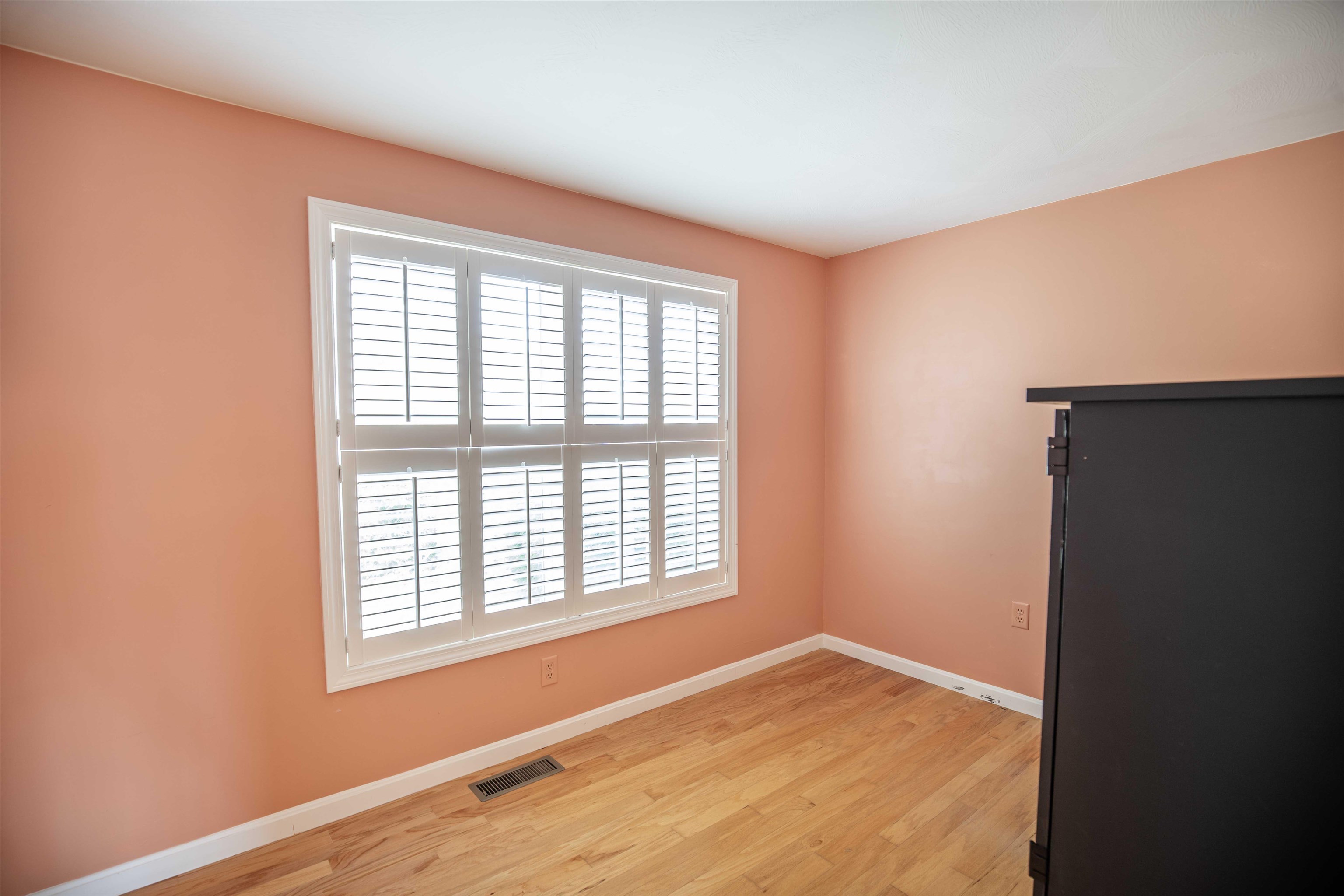 2 Hickory Court Hooksett, NH 03106 - Photo 8 of 27