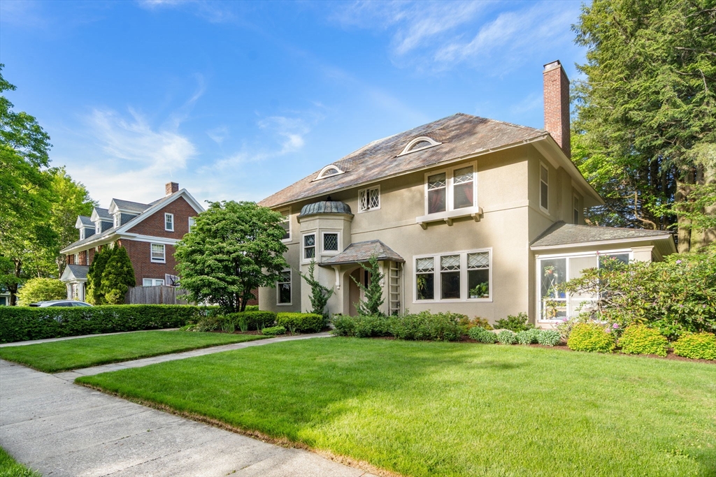 22 Whitman Road Worcester, MA 01609 - Photo 1 of 42