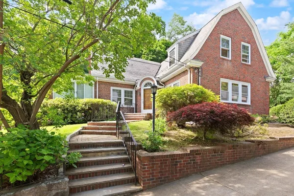 $1,999,900 | 35 Arden Road, Watertown, MA 02472