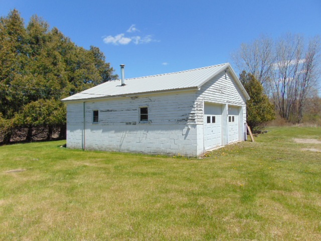 4664 North State Road Alma, MI 48801 - Photo 4 of 21 1874494-3.JPG