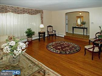 1508 Huntingdon Road Abington, PA 19001 - Photo 2 of 12