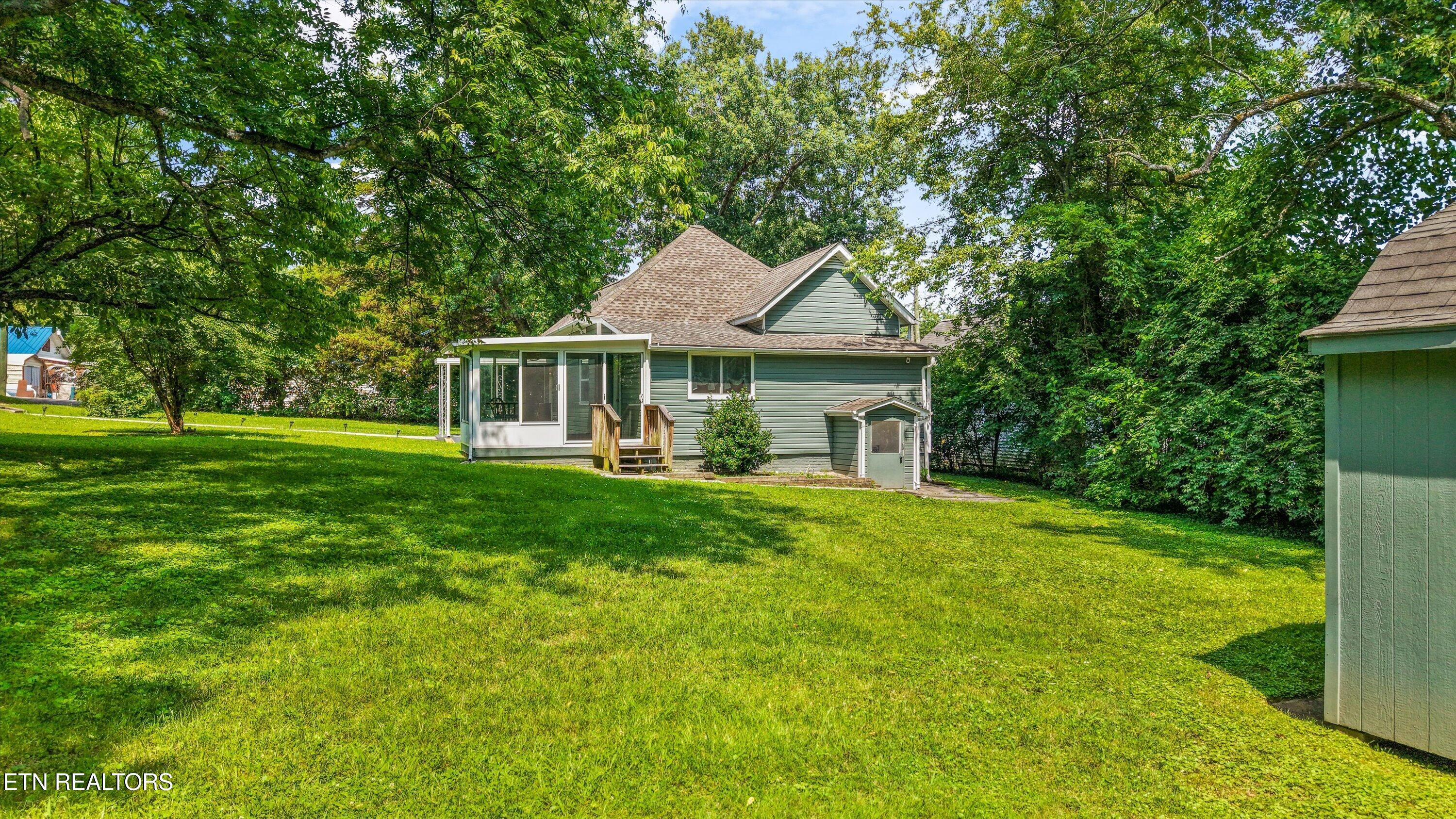 4201 Coster Road Knoxville, TN 37912 - Photo 27 of 32 27-4201 Coster Rd 09