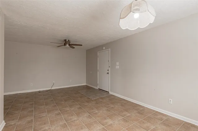 $895 | 1329 Windsor Street, Unit 2, Huntsville, TX 77340