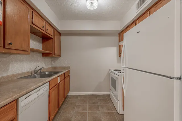 $895 | 1329 Windsor Street, Unit 2, Huntsville, TX 77340
