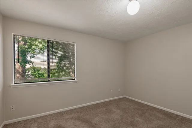 $895 | 1329 Windsor Street, Unit 2, Huntsville, TX 77340