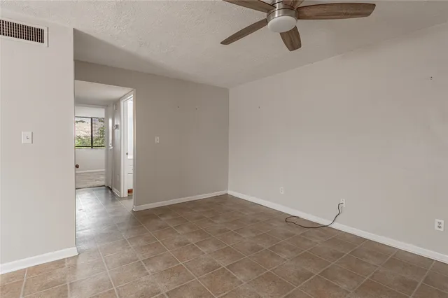 $895 | 1329 Windsor Street, Unit 2, Huntsville, TX 77340