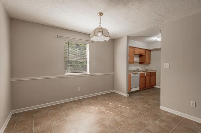 $895 | 1329 Windsor Street, Unit 2, Huntsville, TX 77340