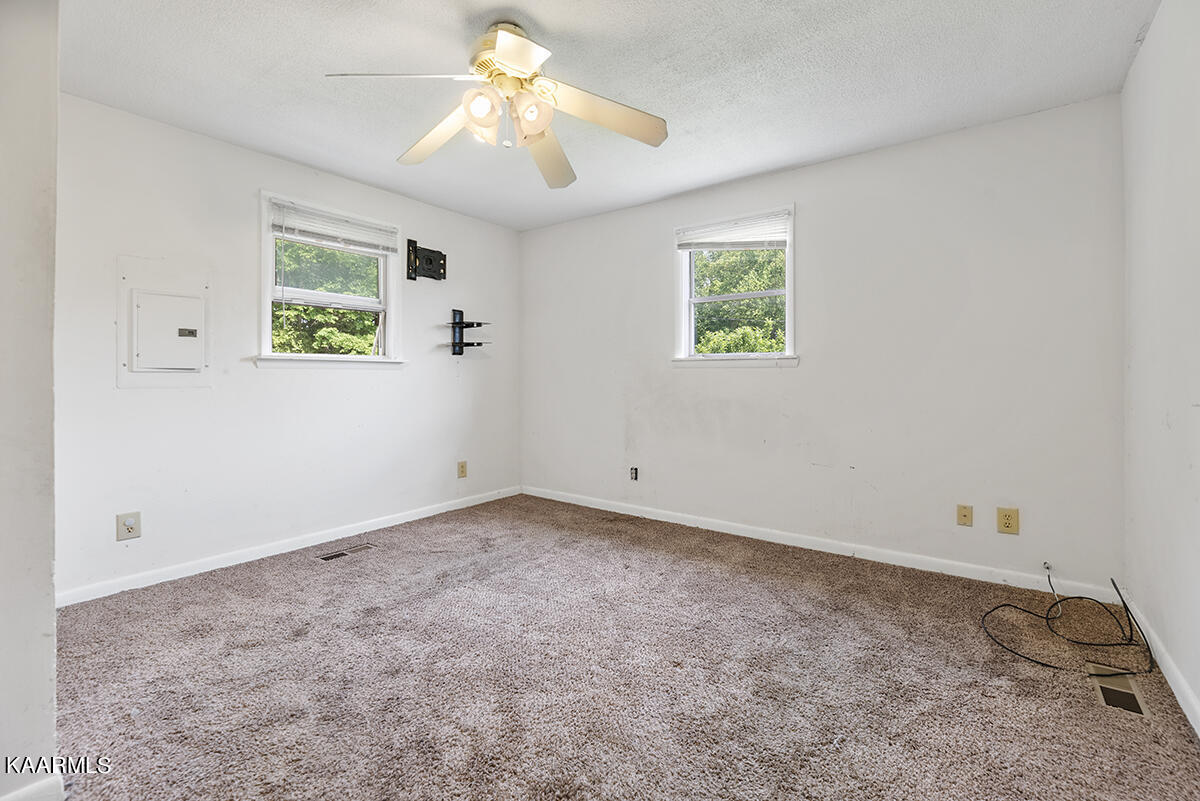 603 Kelly Road Oliver Springs, TN 37840 - Photo 11 of 18 Bed 1 View 2