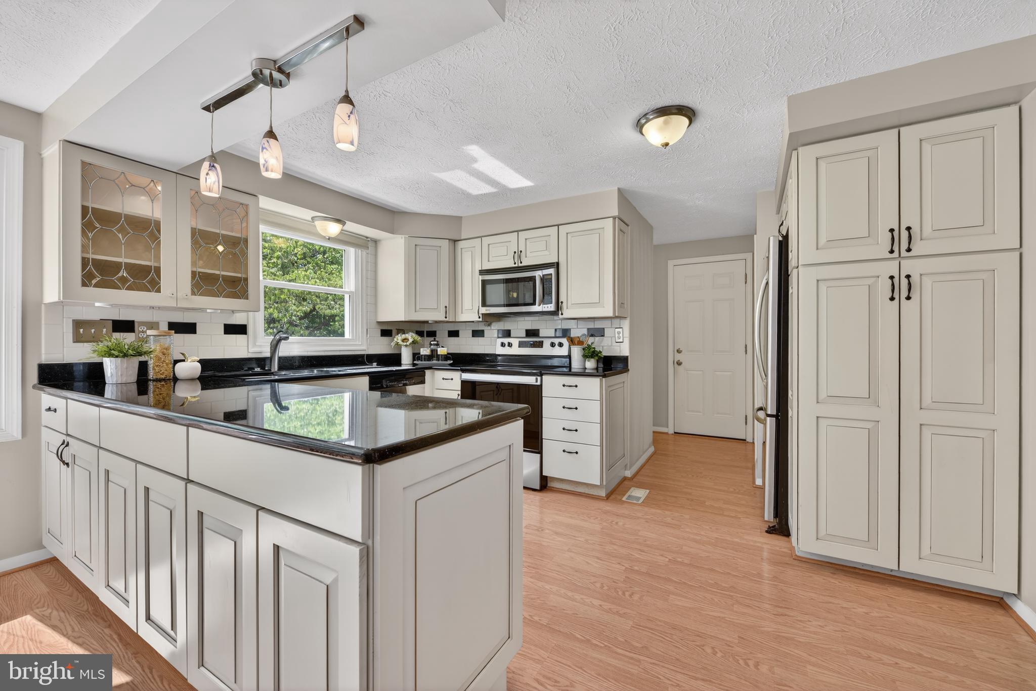 1108 Riva Ridge Drive Great Falls, VA 22066 - Photo 11 of 33