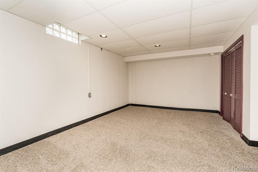 1643 Hillside Lane Rochester Hills, MI 48307 - Photo 36 of 48
