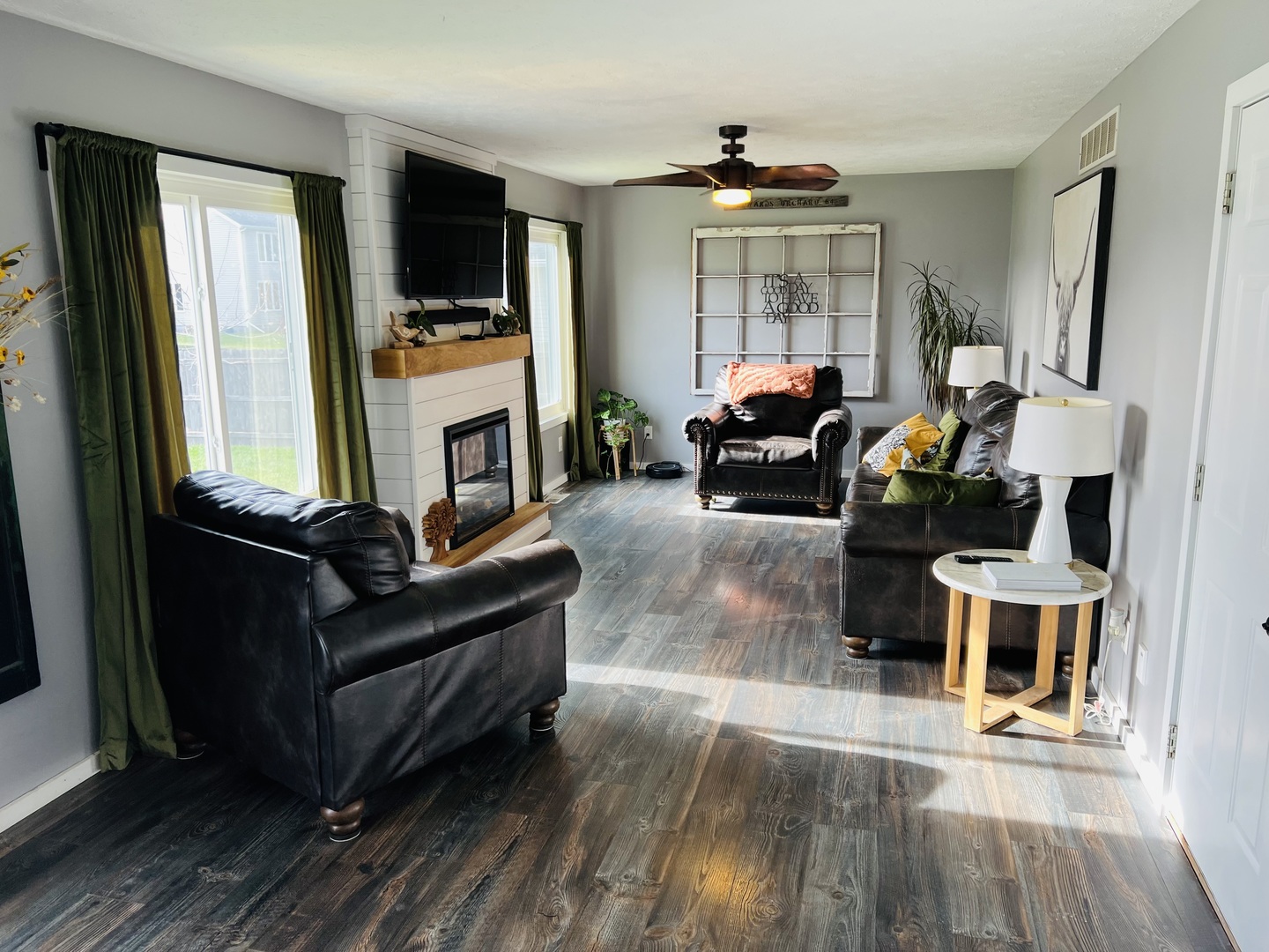 1090 Pickwick Drive Rochelle, IL 61068 - Photo 11 of 30 a living room with furniture and a flat screen tv