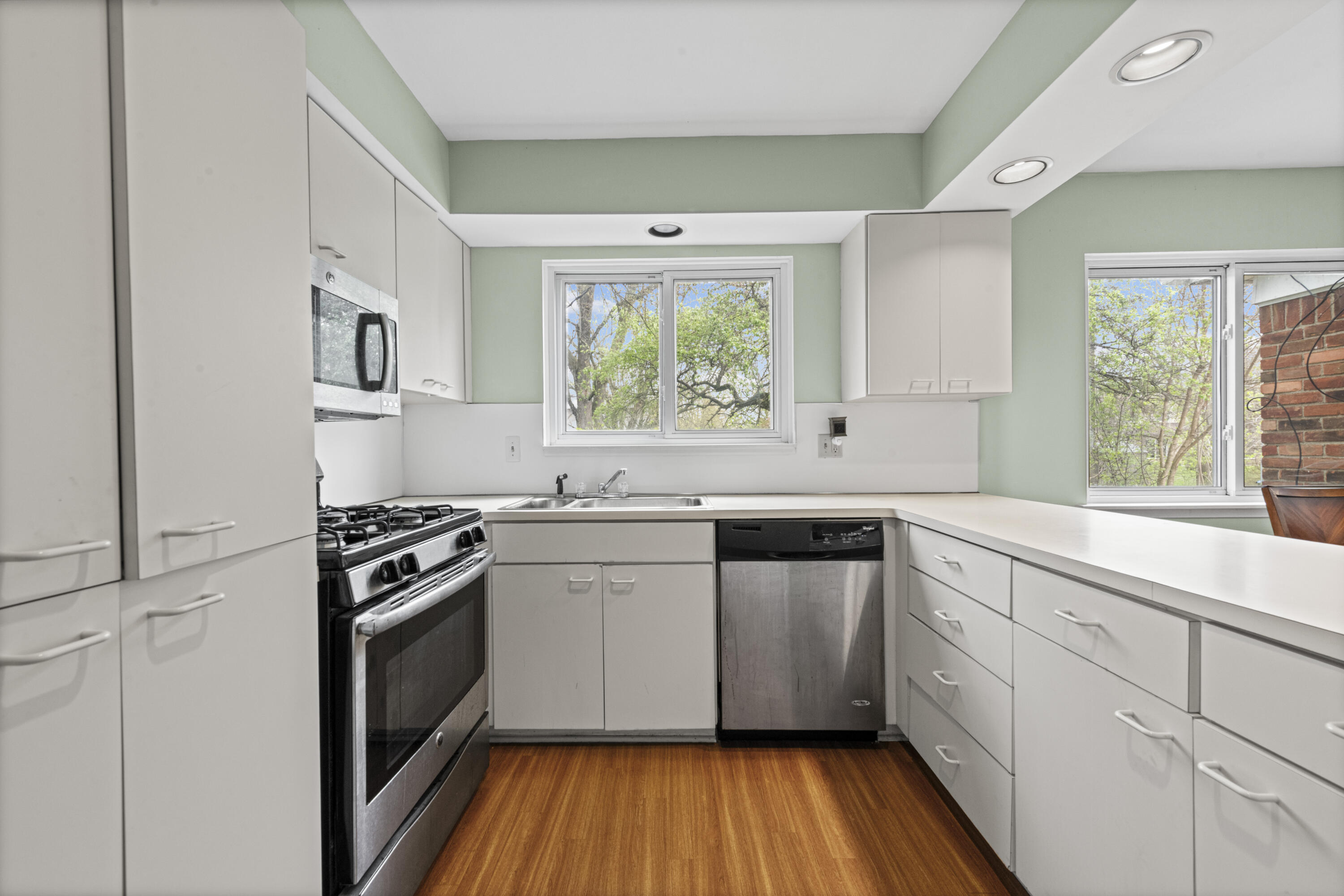 7023 Wild Ridge Lane West Bloomfield, MI 48322 - Photo 2 of 28 Kitchen 2