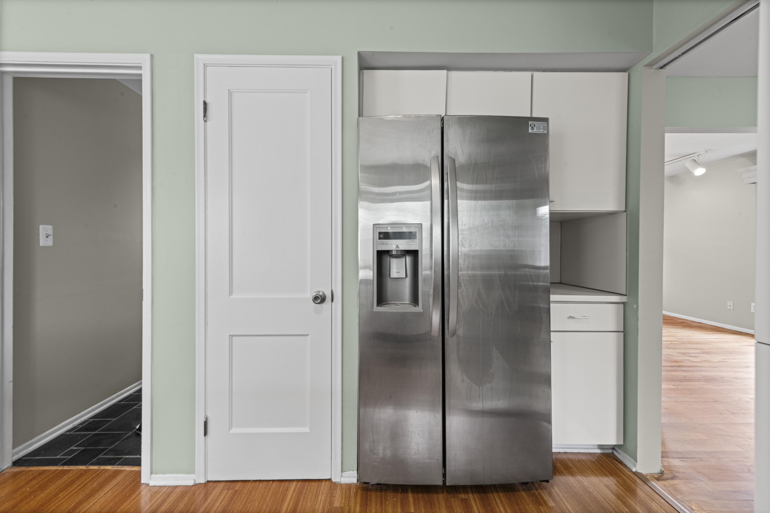 7023 Wild Ridge Lane West Bloomfield, MI 48322 - Photo 4 of 28 Kitchen 3