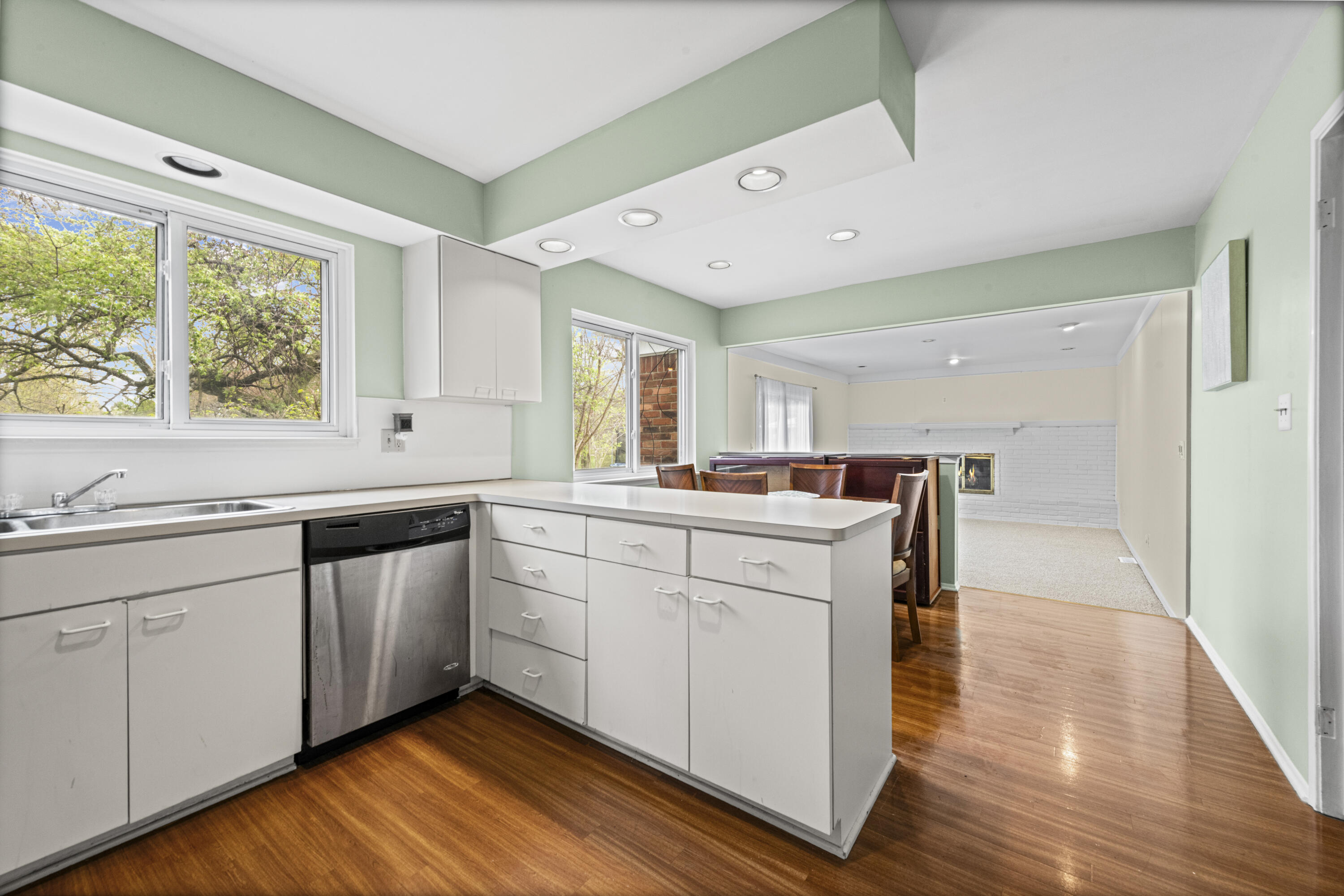 7023 Wild Ridge Lane West Bloomfield, MI 48322 - Photo 5 of 28 Kitchen 4