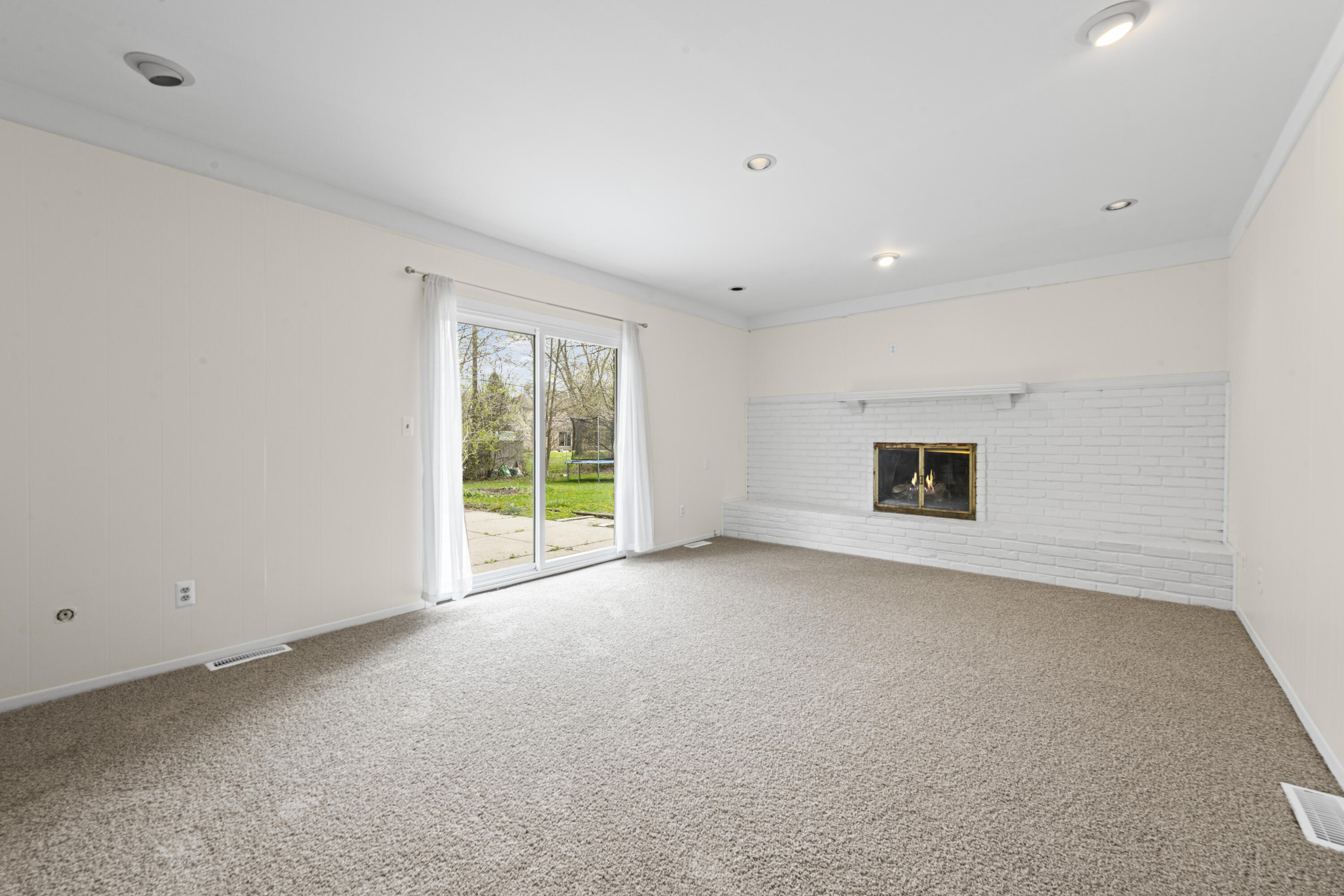 7023 Wild Ridge Lane West Bloomfield, MI 48322 - Photo 7 of 28 Family Room 1