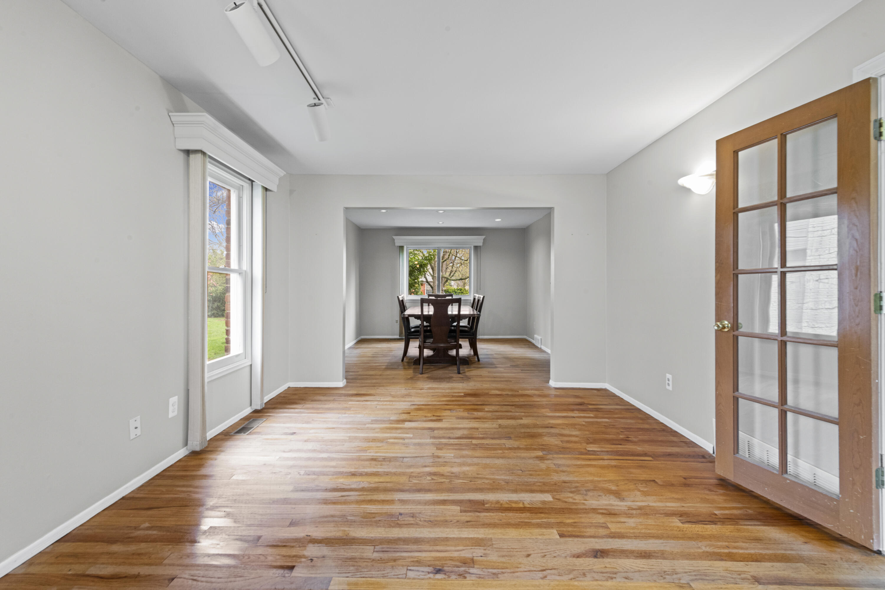7023 Wild Ridge Lane West Bloomfield, MI 48322 - Photo 10 of 28 Living Room 3