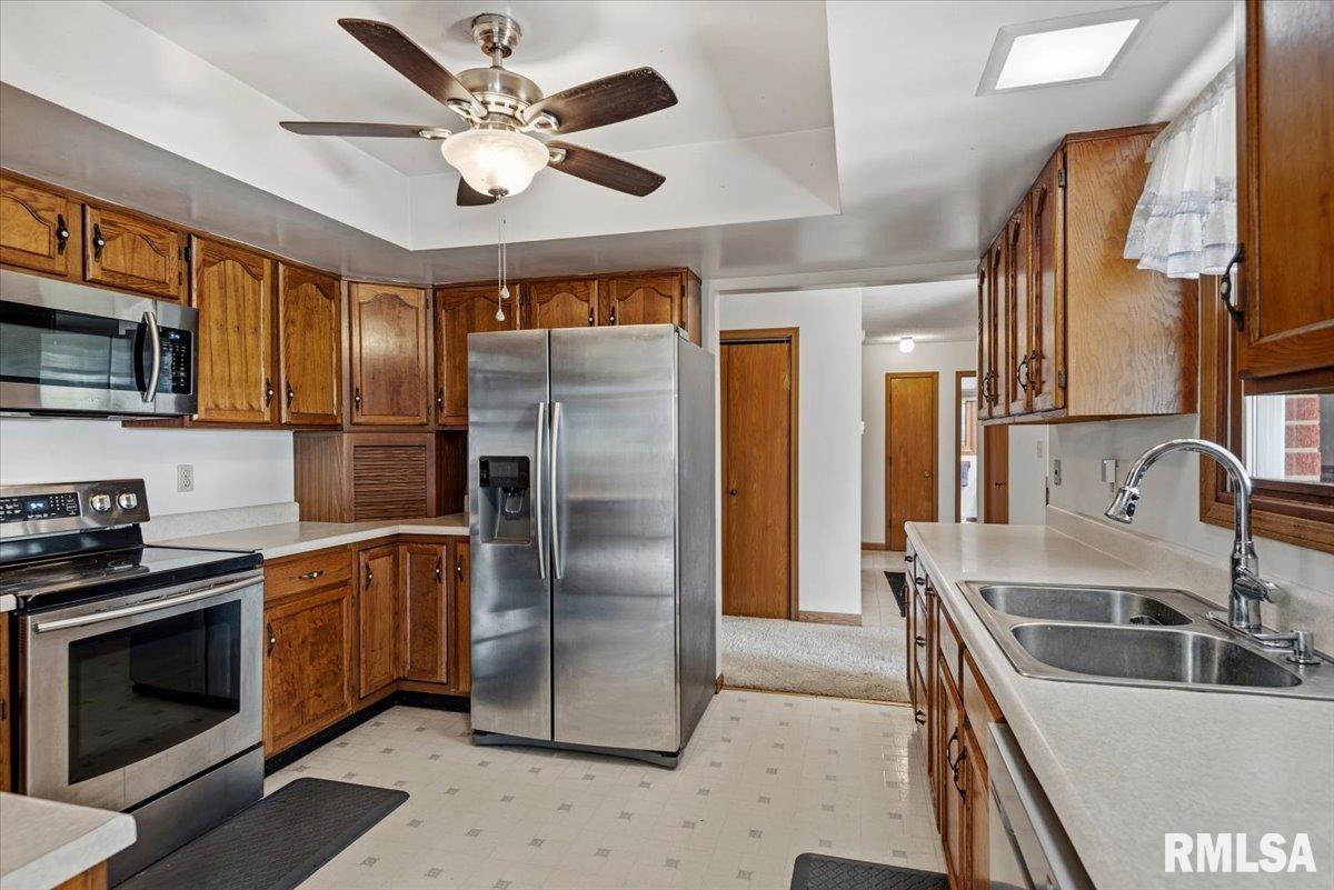 54 Longview Drive Springfield, IL 62712 - Photo 6 of 29