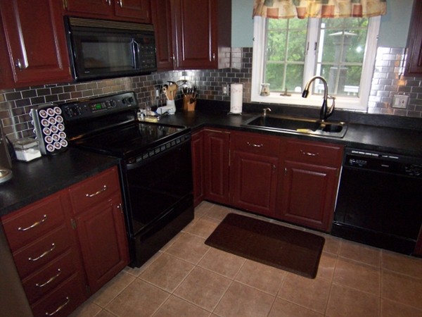 27 Elsie Road Lynn, MA 01904 - Photo 9 of 30 Gallery Image 9