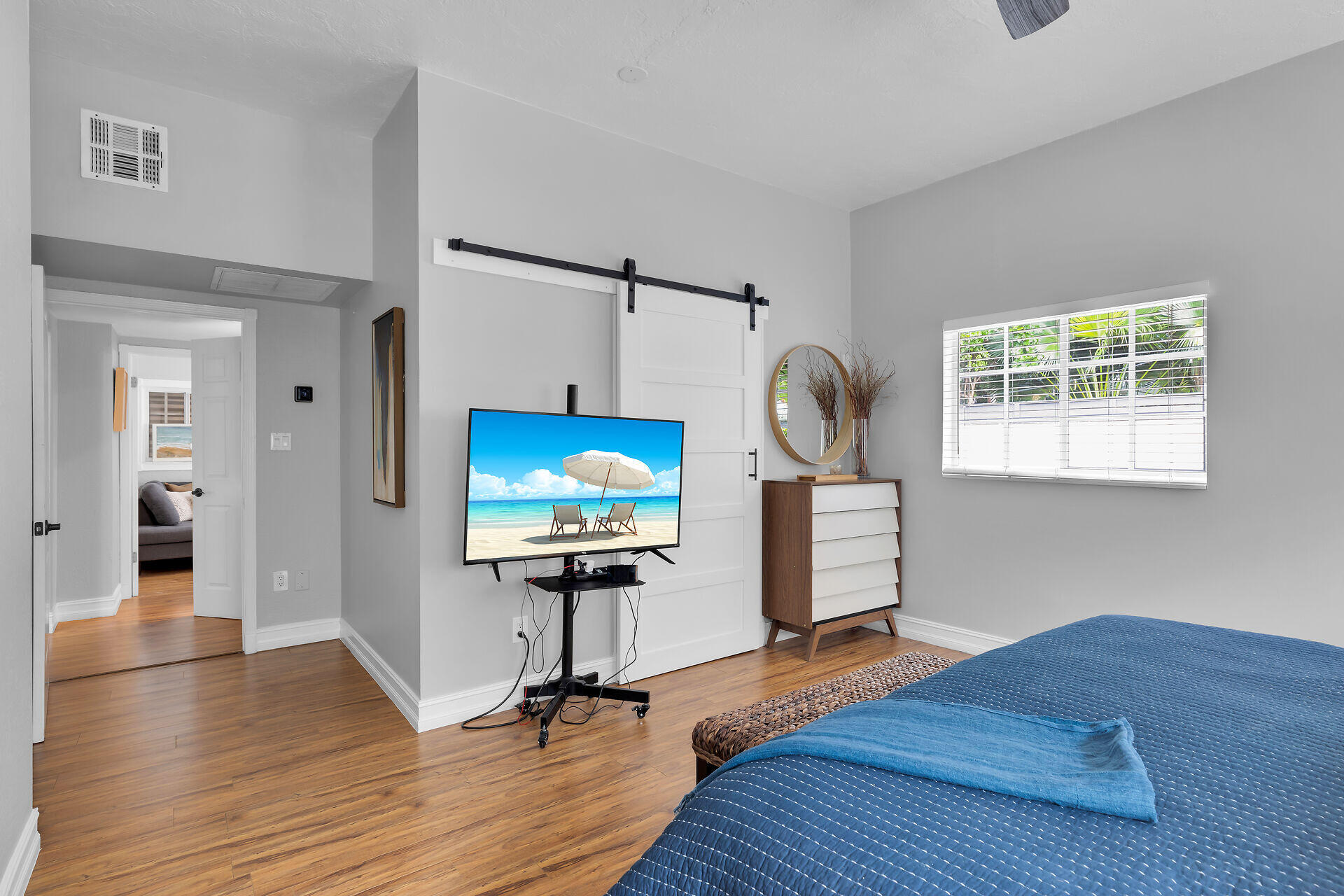 230 Key Honey Road Tavernier, FL 33070 - Photo 17 of 38 a living room with furniture and a flat screen tv