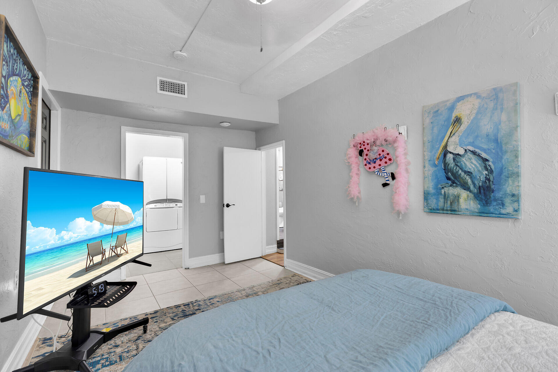 230 Key Honey Road Tavernier, FL 33070 - Photo 25 of 38 a bedroom with bed and furniture