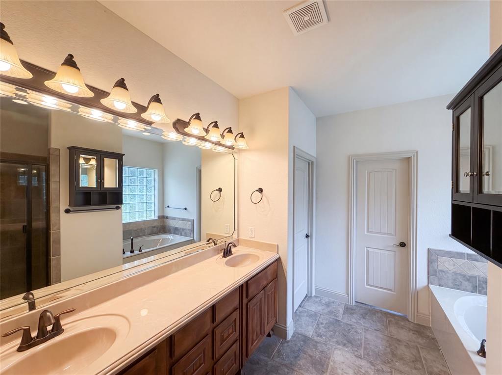 121 Rey Del Mar Circle Weatherford, TX 76085 - Photo 19 of 24