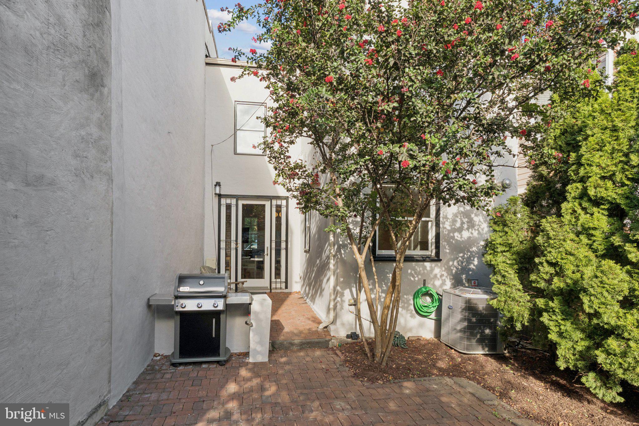 1617 8th Street Northwest Washington, DC 20001 - Photo 5 of 39