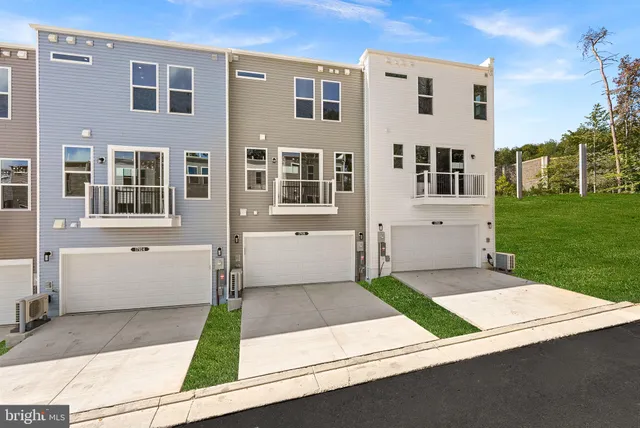 $599,999 | 17992 Alicia Avenue, Dumfries, VA 22026