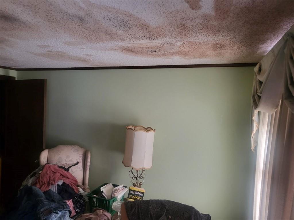 546 Alton Lawson Road Adrian, GA 31002 - Photo 10 of 29 a bathroom with a sink and a mirror