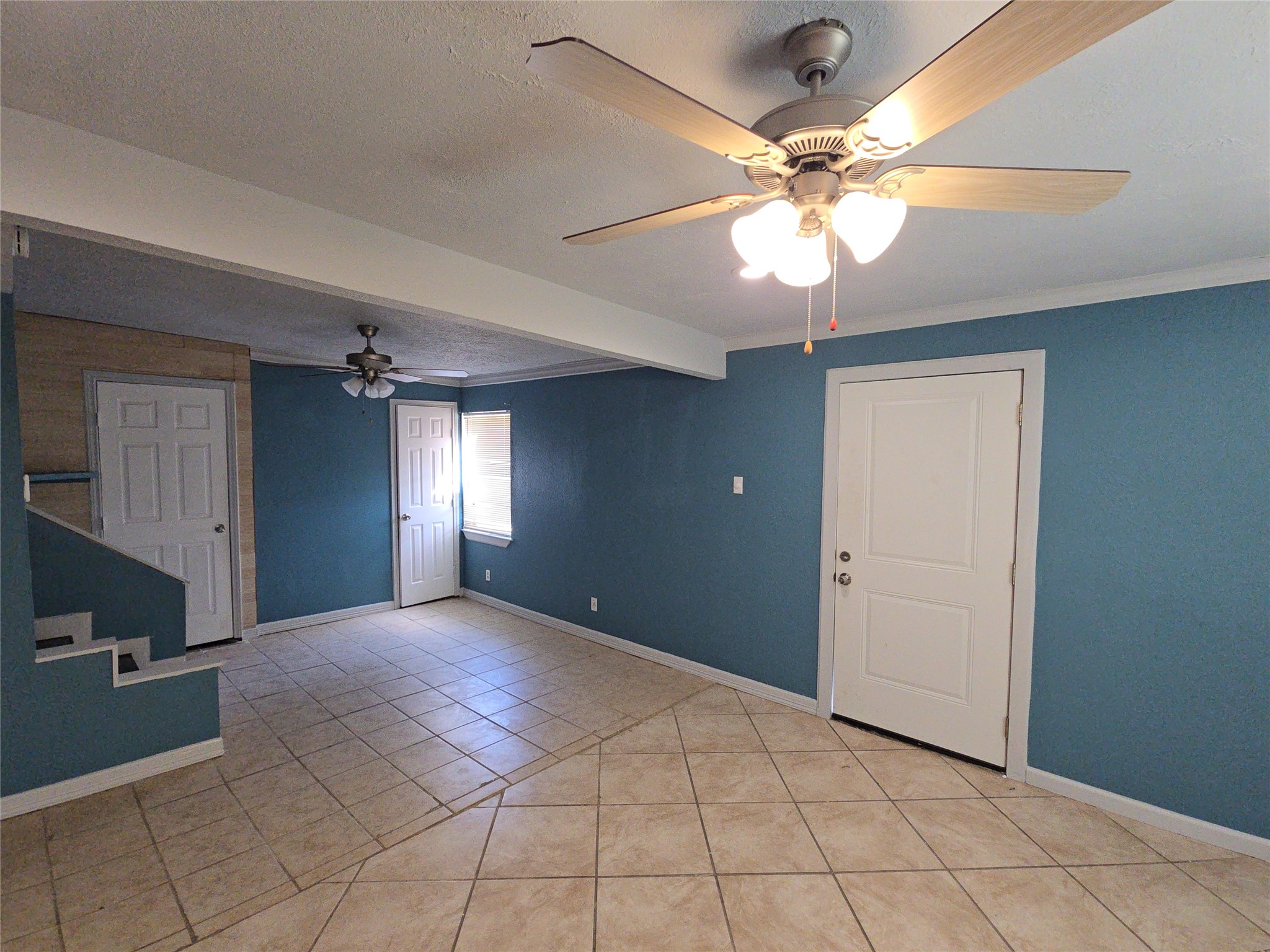 9010 Linda Vista Road, Unit B Houston, TX 77078 - Photo 2 of 16