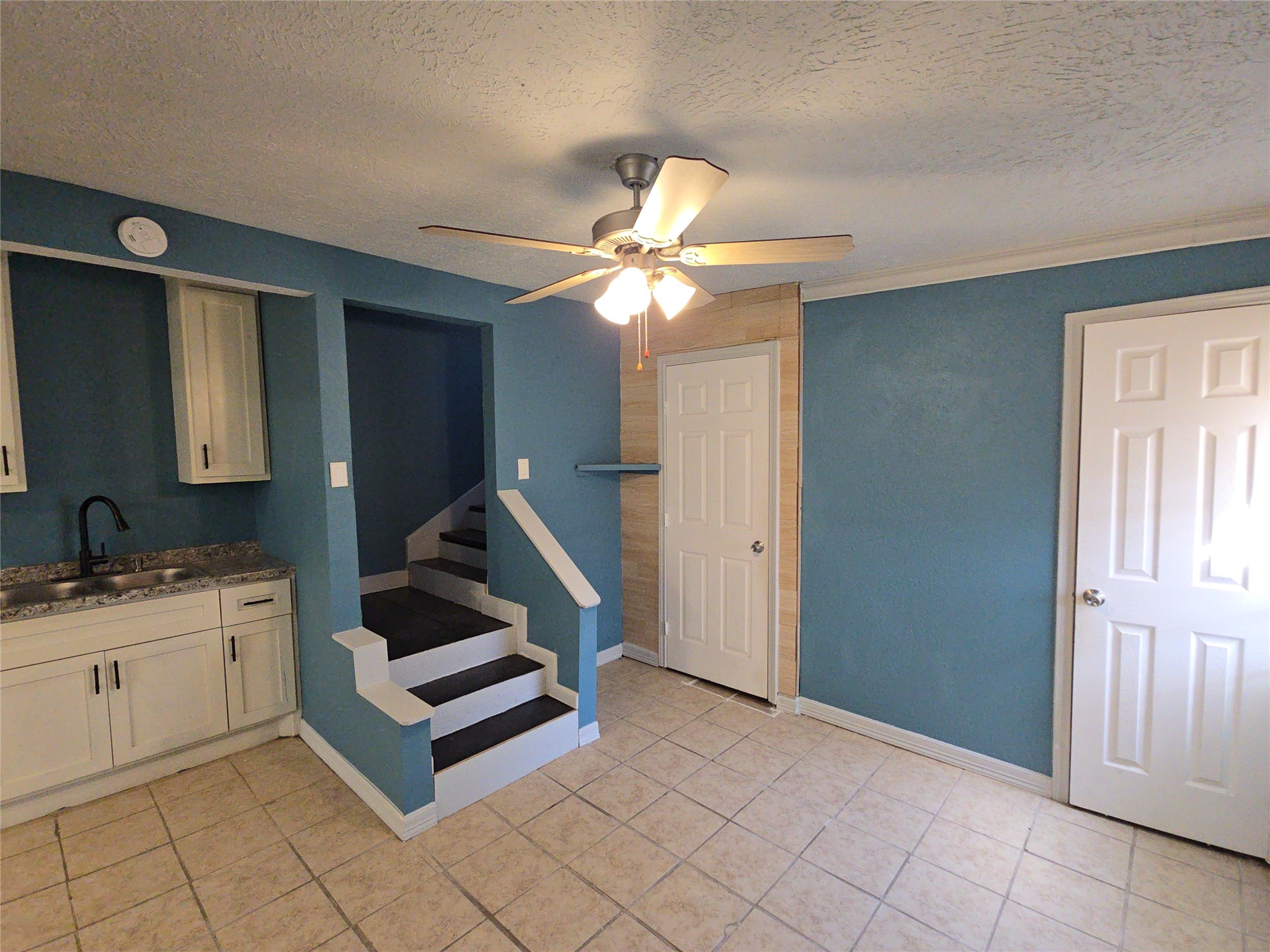 9010 Linda Vista Road, Unit B Houston, TX 77078 - Photo 4 of 16