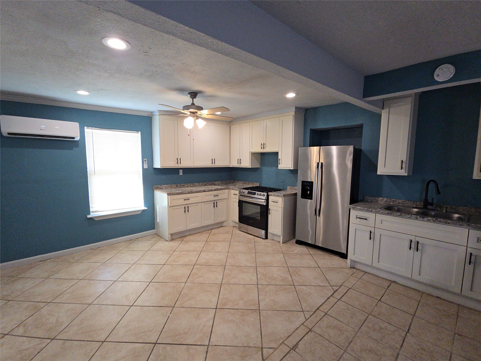 9010 Linda Vista Road, Unit B Houston, TX 77078 - Photo 6 of 16