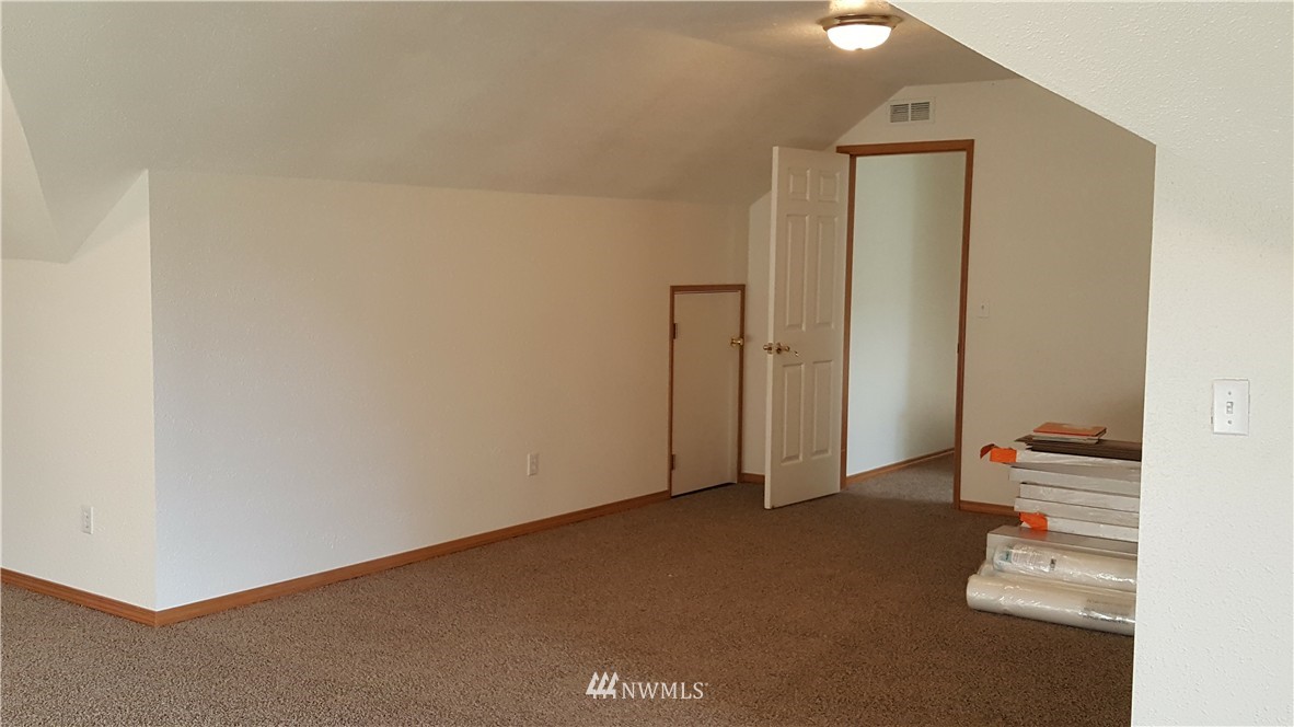 8142 Johnson Point Road Northeast Olympia, WA 98516 - Photo 13 of 25 Gallery Image 13