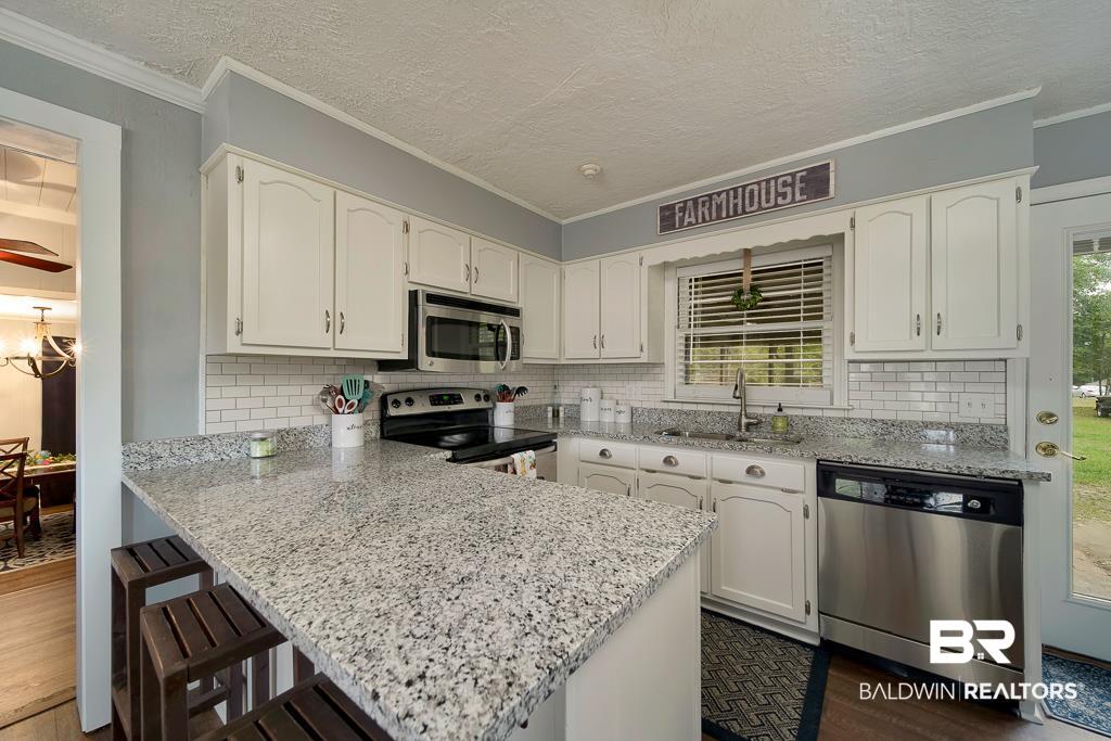 3160 Ching Dairy Road Mobile, AL 36618 - Photo 10 of 30 Kitchen w/breakfast bar