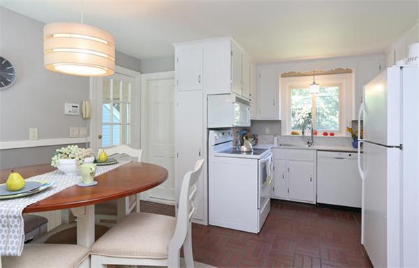 69 Brettwood Road Belmont, MA 02478 - Photo 4 of 12 Gallery Image 4
