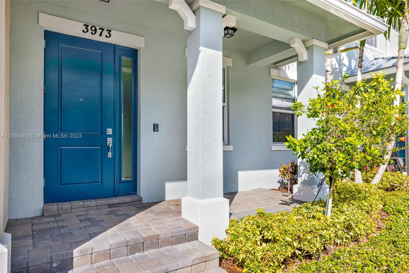 Hillcrest Hollywood, FL 33021 - Photo 2 of 30 a front view of a house