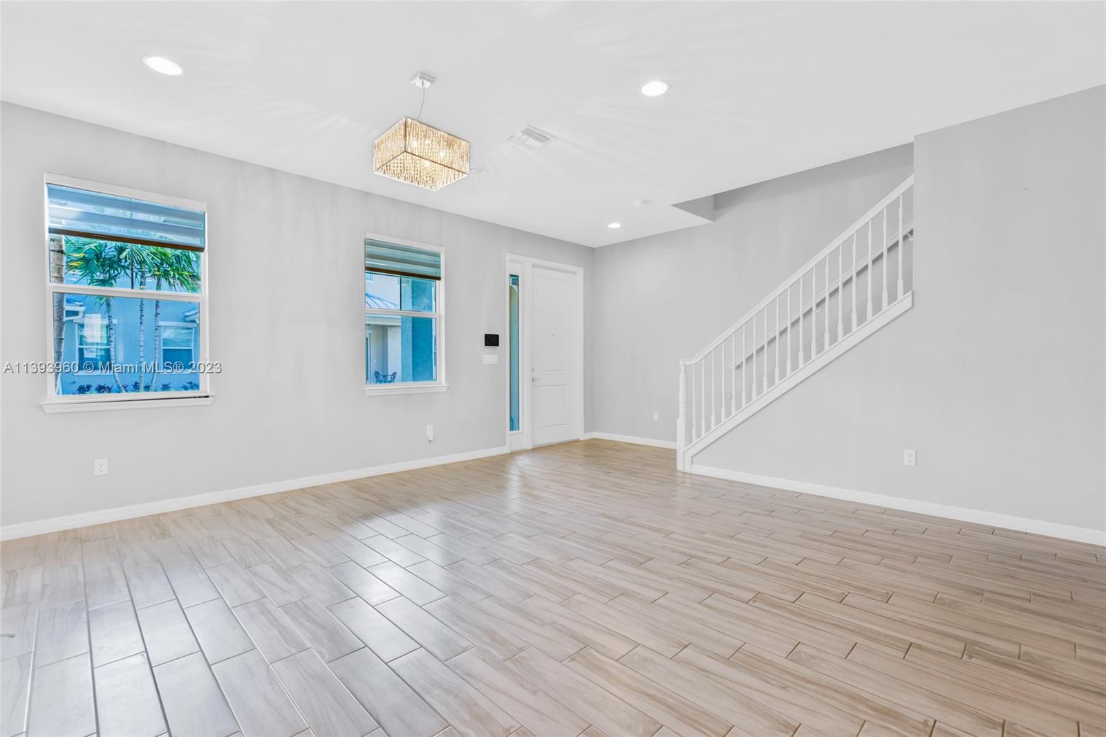 Hillcrest Hollywood, FL 33021 - Photo 5 of 30 a view of an entryway with wooden floor