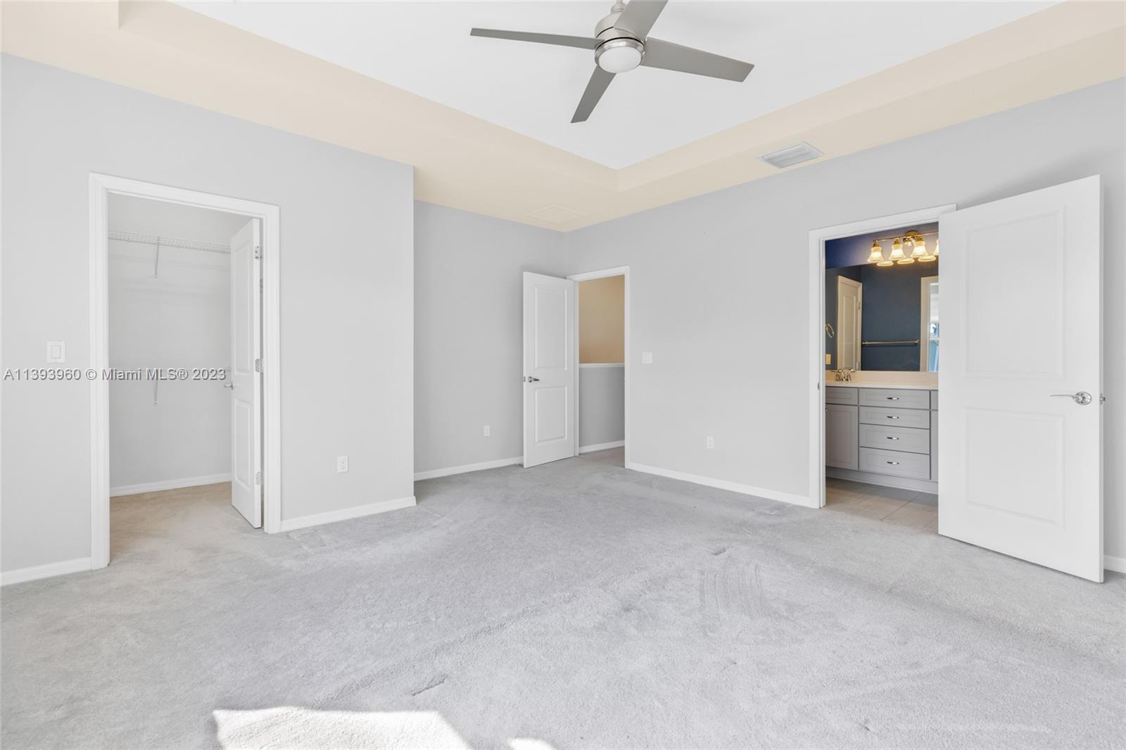 Hillcrest Hollywood, FL 33021 - Photo 10 of 30 a view of empty room with ceiling fan