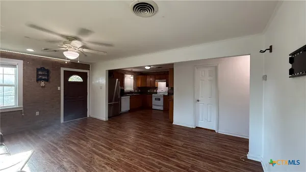 $1,600 | 301 Highland Drive, Burnet, TX 78611