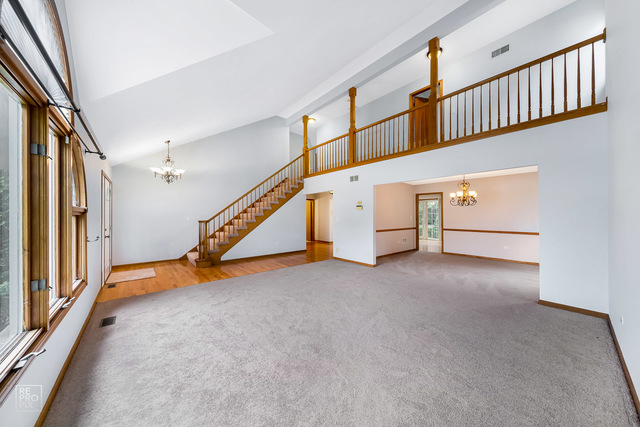 1124 Covington Drive Lemont, IL 60439 - Photo 4 of 25