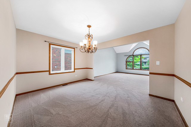 1124 Covington Drive Lemont, IL 60439 - Photo 5 of 25