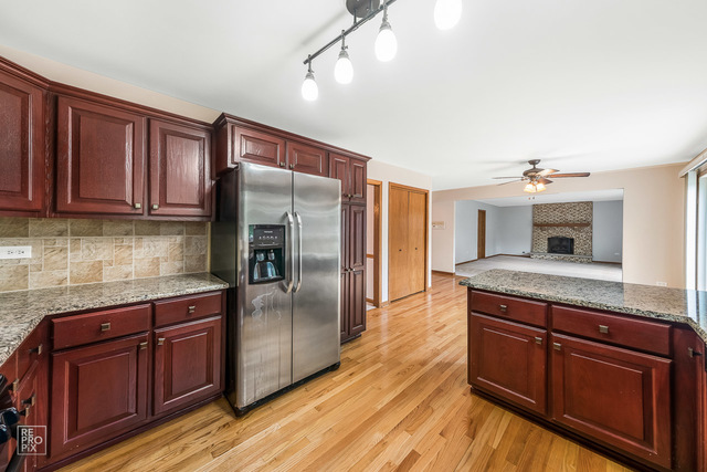 1124 Covington Drive Lemont, IL 60439 - Photo 8 of 25