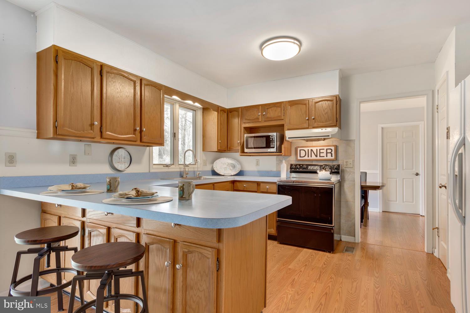 7286 Glen Ridge Road Easton, MD 21601 - Photo 11 of 34 Kitchen with just the right amount of space